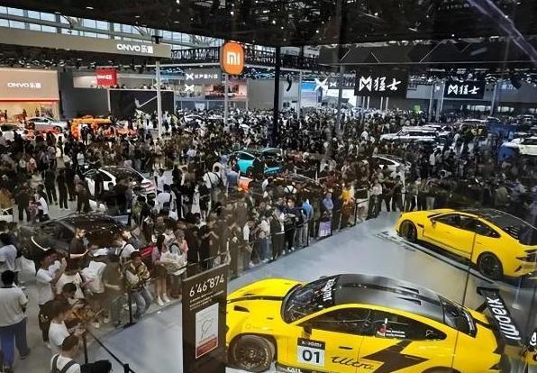 廣州車展新能源風頭強勁，燃油車關注度下滑，大眾轉型新勢力-有駕